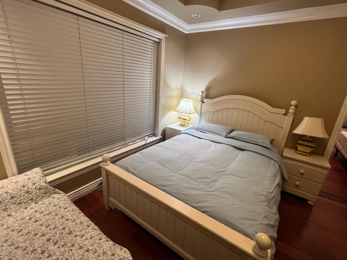 Lucky Suite, Two-Bedroom Suite With Independent Entrance In Richmond Close To Yvr Exterior foto